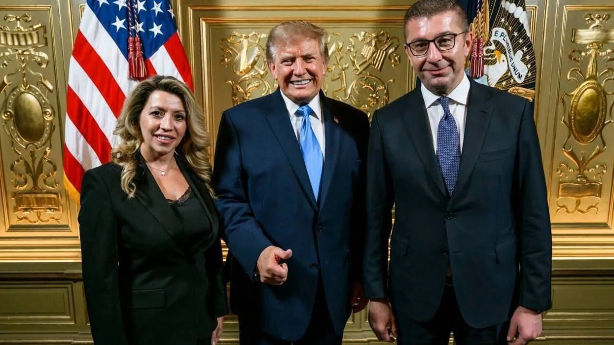 Mickoski publikon fotografinë me presidentin Trump: Maqedonia dhe SHBA-ja, partneritet i bazuar në mirëbesim