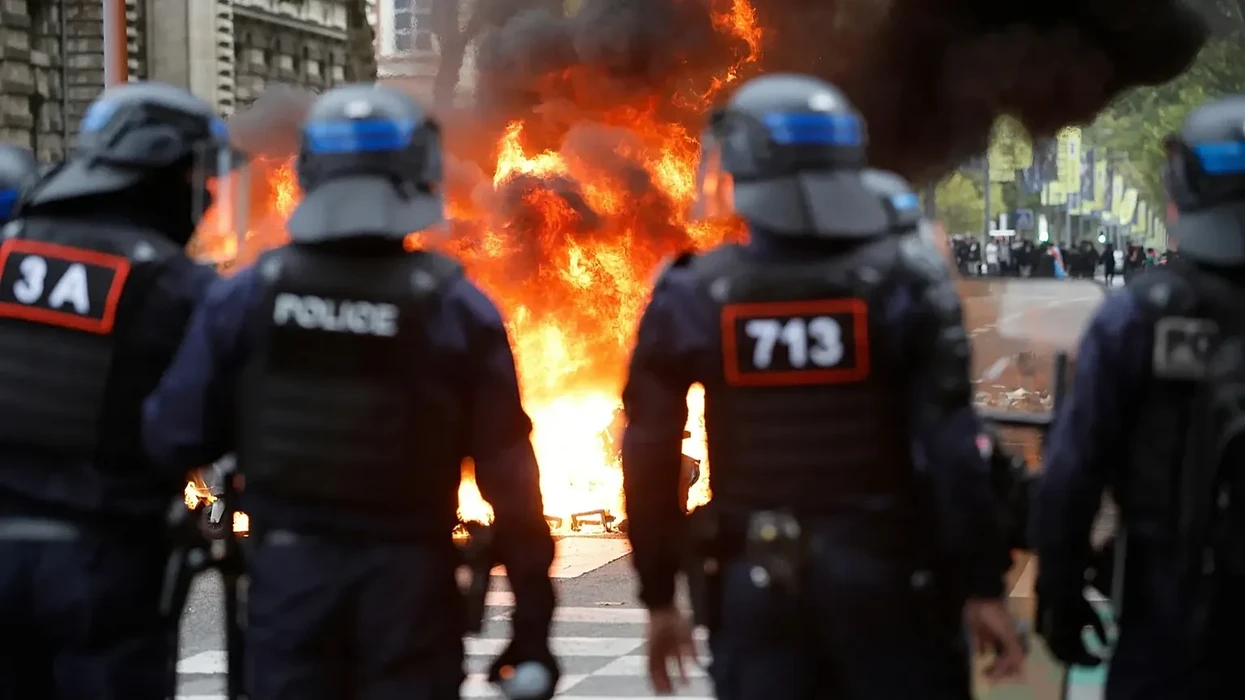 Protestat në shkolla përshkallëzohen në Francë, mbi 600 të arrestuar dhe 83 policë të plagosur
