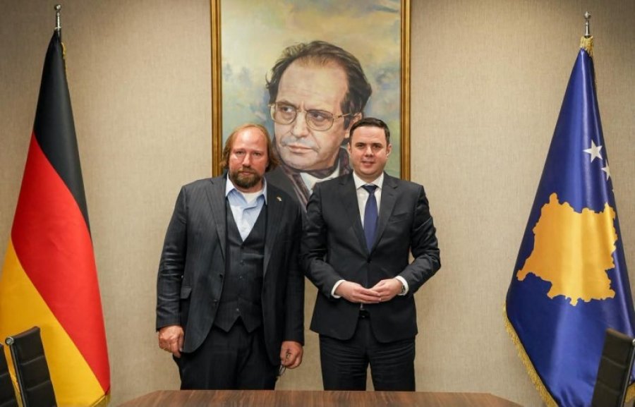 Abdixhiku takon Hofreiterin  diskutojnë rrugën evropiane të Kosovës