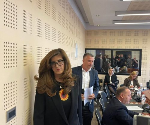 Musliu dhe Demaku lëshojnë mbledhjen e Komisionit: Prioritet duhet të jetë Ligji për Dhomat e Specializuara