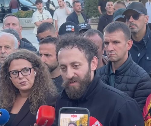 Çlirim Haziri: Vetëm mbi trupat tanë, ndryshe asnjë deputetë s’do të dalë jashtë Kuvendit pa e votuar ligjin për Specialen