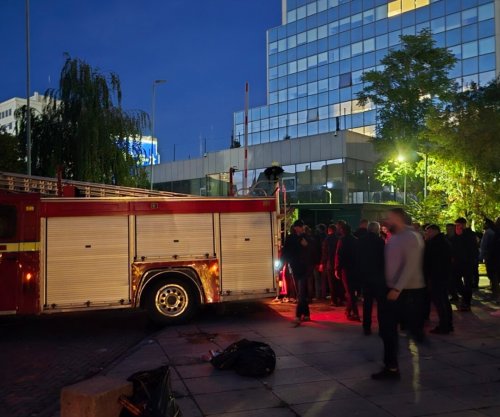 Njësia Speciale mobilizohet te hyrjet e Kuvendit, protestuesit bllokojnë daljet