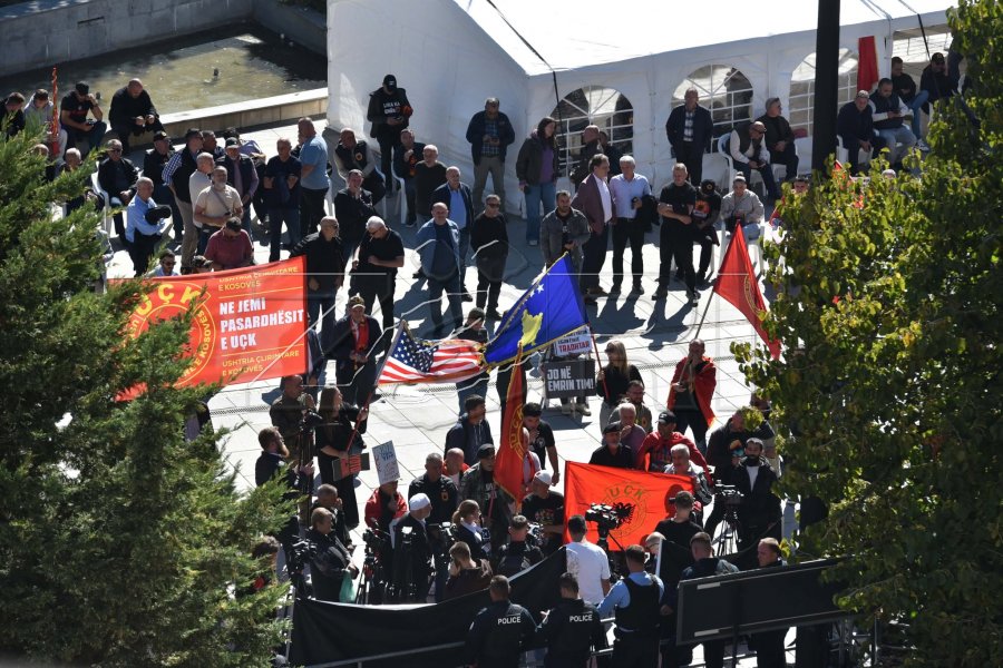 Kërcënon Haziri  Deputetët s do të mundë të dalin nga Kuvendi pa e votuar përfundimisht Ligjin për Specialen