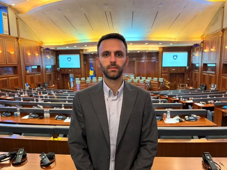 Altin Krasniqi: Ftojë deputetët nga të gjitha partitë të vijnë në Kuvend, të bashkohemi rreth UÇK-së