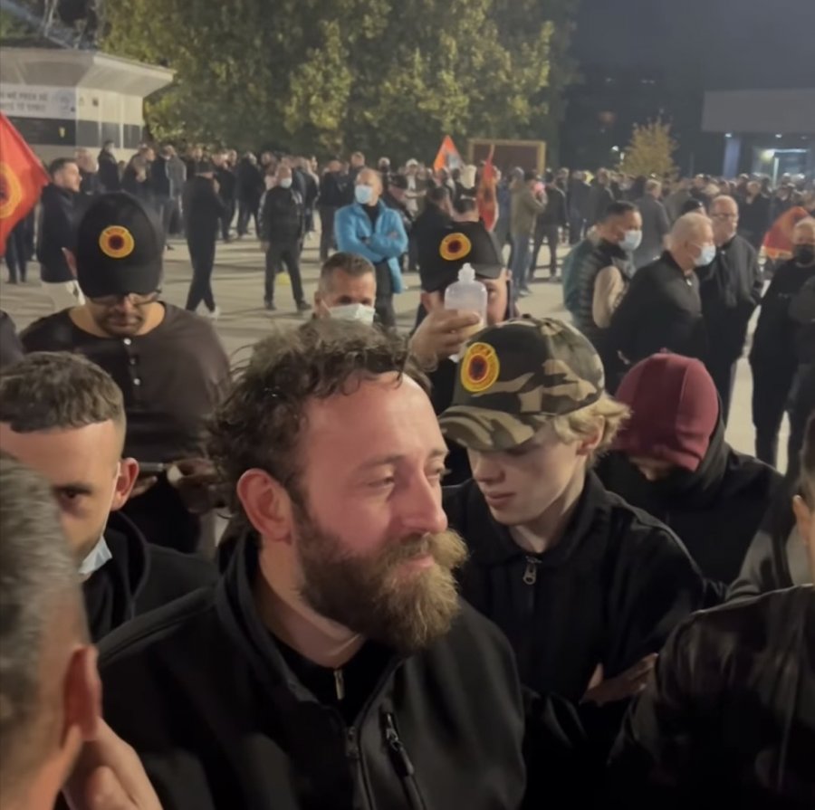  Në sy dhe në gojë ma kanë futur sprejn   thotë Haziri pasi u lëndua nga gazilotsjellës i Policisë