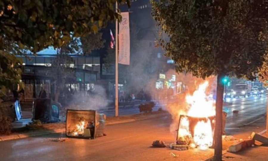 Kontejnerë duke u djegur  kjo është gjendja aktualë në rrugën  Agim Ramadani   video 