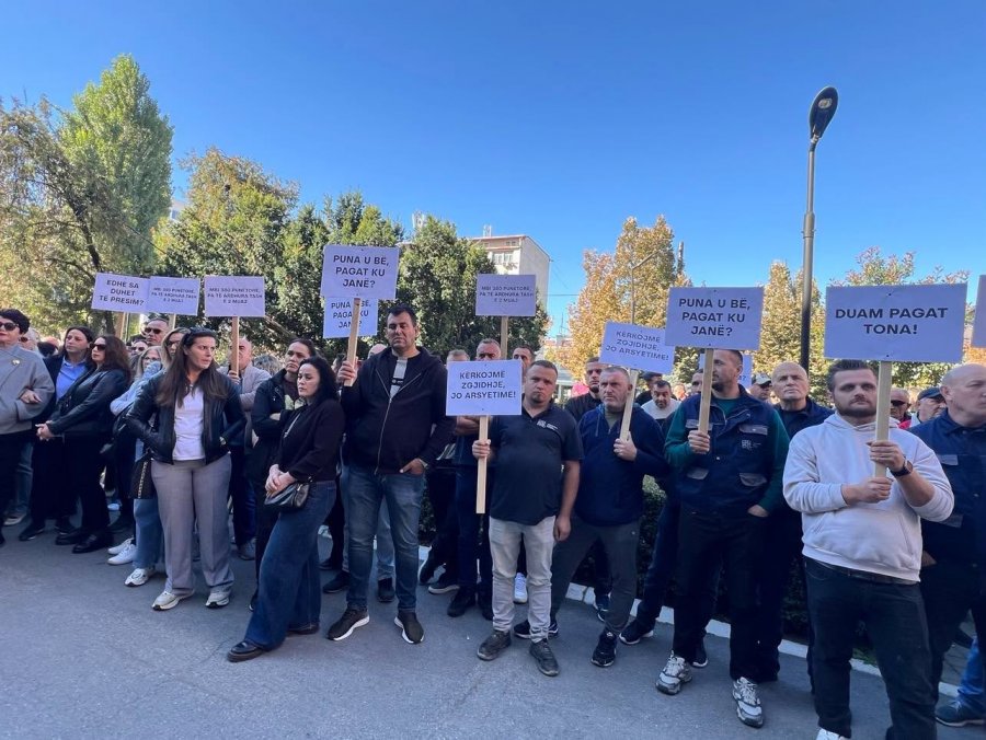 “Duam pagat tona”, protestojnë punëtorët e NPB-së