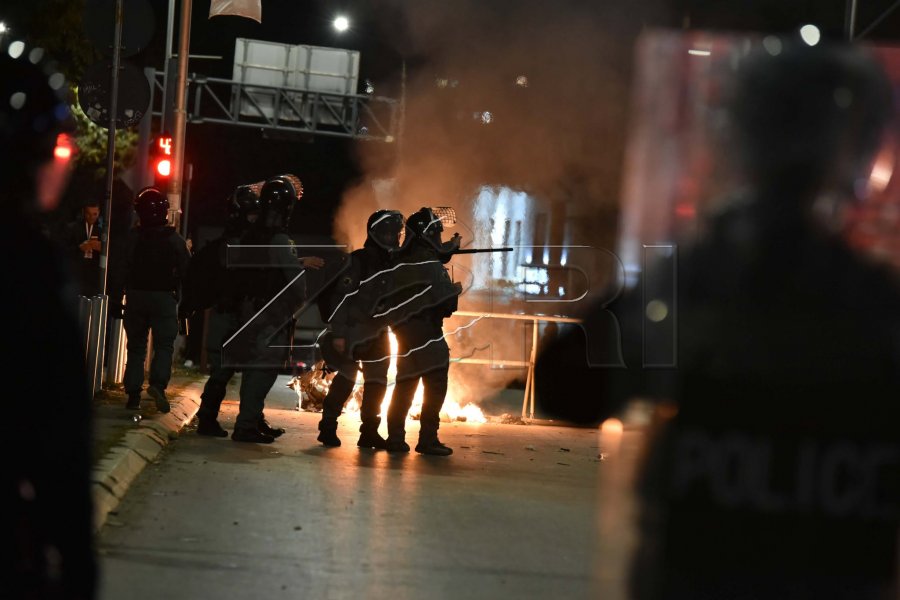 Tensionet vazhdojnë në Prishtinë  foto 