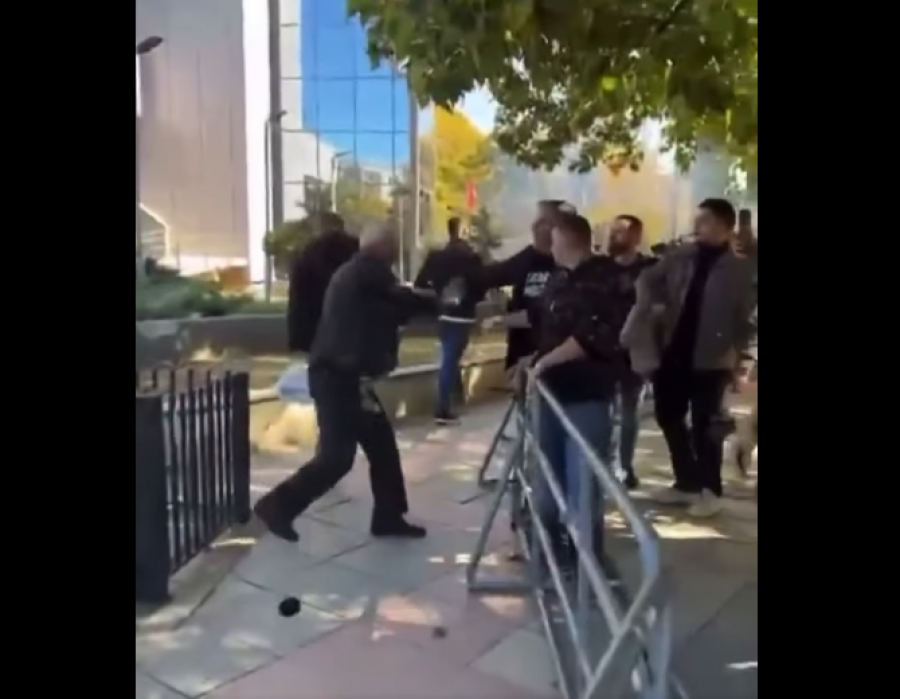 Qytetarët përplasen me Sami Kurteshin e LVV-së