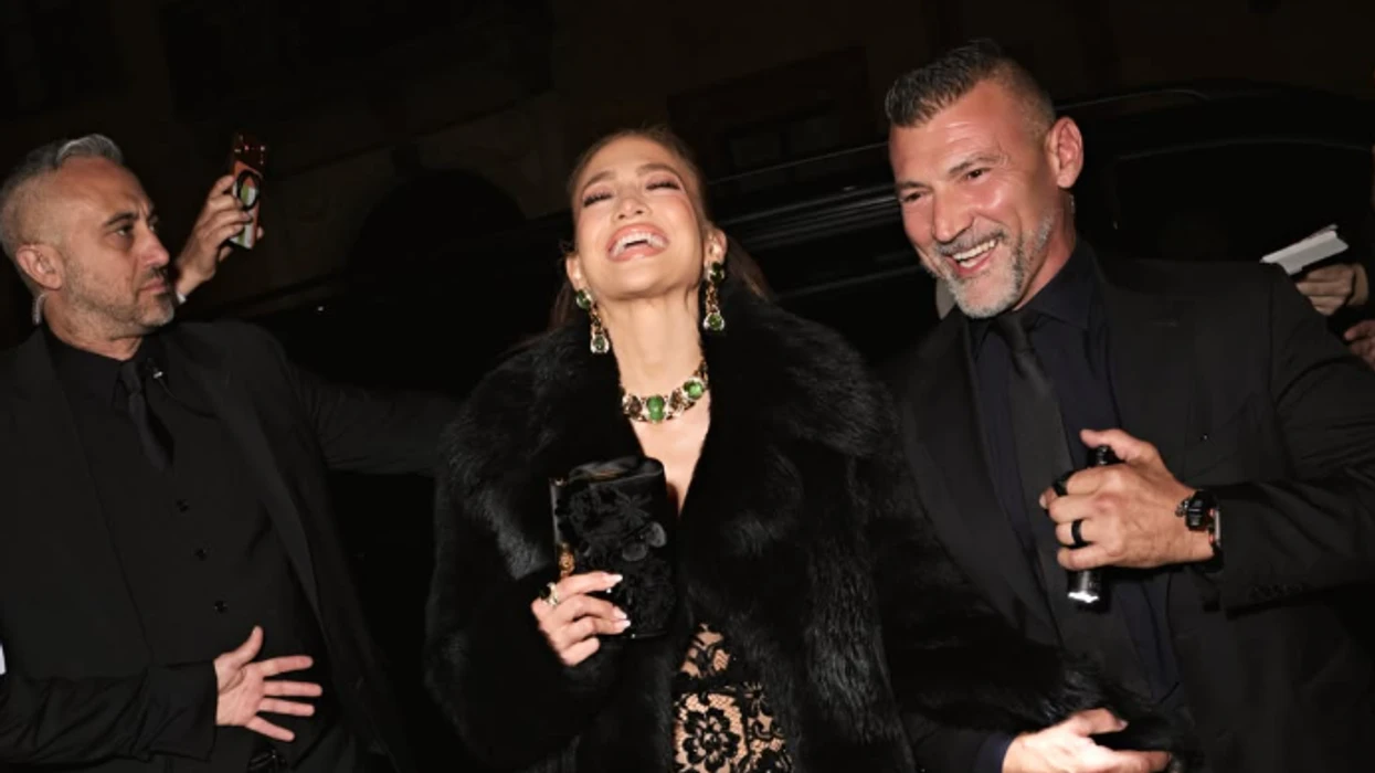 “Burri i jetës tënde po qëndron pranë teje”, truproja i Jennifer Lopez merr vëmendjen e fansave