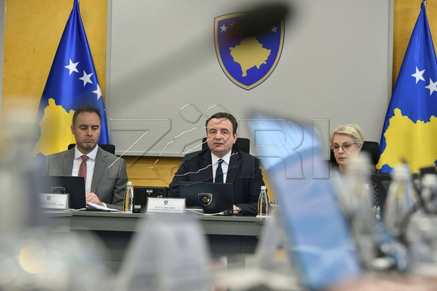 Qeveria zhvillon mbledhjen e pestë  miraton disa projektligje dhe programe
