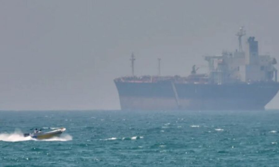 Irani paralajmëron bllokimin e disa rrugëve në Ngushticën e Hormuzit: Do të qëndrojë e mbyllur derisa të plotësohen kërkesat tona