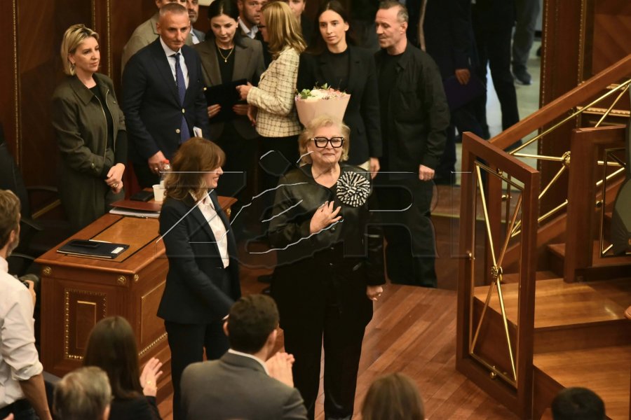 Reuters  Kosova zgjodhi presidenten e re  shmangu zgjedhjet e parakohshme