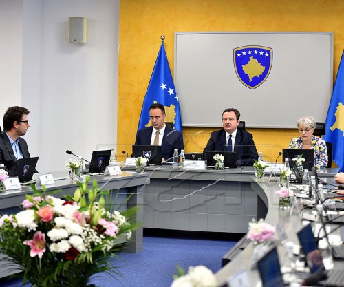 Qeveria zhvillon mbledhjen e pestë, miraton disa projektligje dhe programe