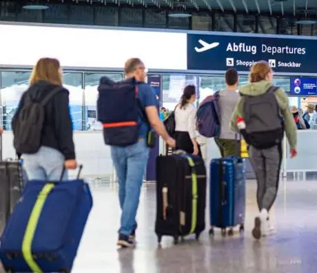 Gjoba të papaguara, kosovari ndalohet në aeroportin gjerman pas mbërritjes nga Prishtina