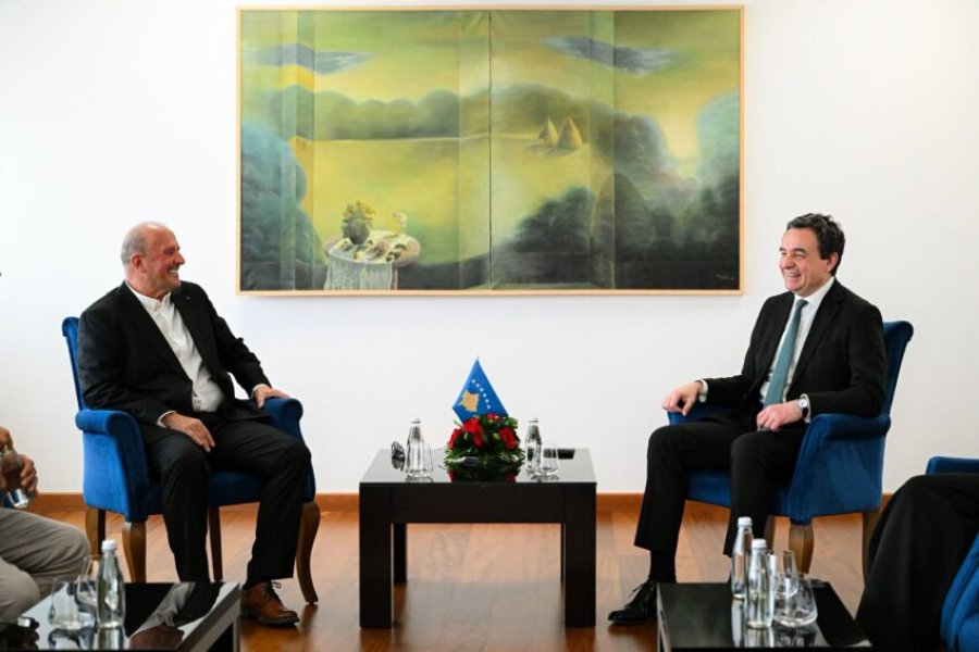 Kurti pret në zyrë ish futbollistin e Prishtinës  Xhevdet Muriqi
