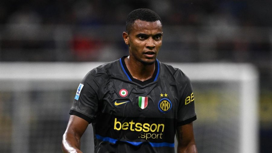 Akanji   I besoj Man Cityt  shpresoj të mos i humb titujt 