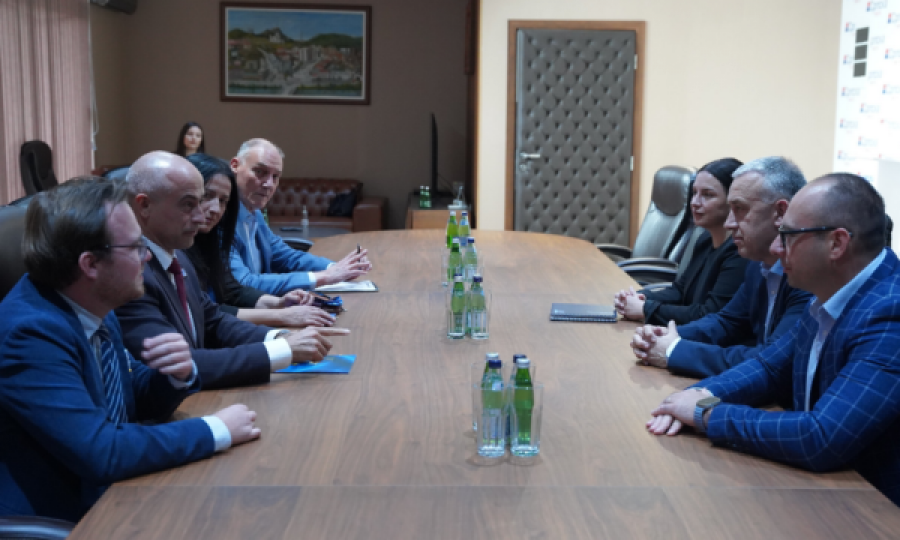 Shefi i EULEX it takon krerët e Listës Serbe  ata ankohen për  shtypje të popullit serb 