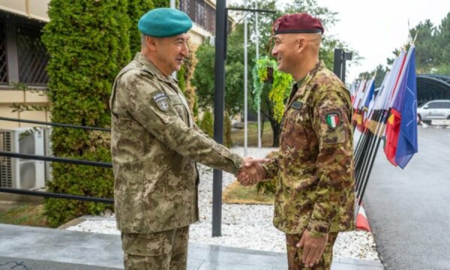 Komandanti i ardhshëm i KFOR it  Roberto Vergori  takohet me gjeneralin Ulutas