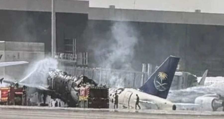 tre-te-vrare-nga-sulmi-me-raketa-i-huthive-ne-aeroportin-e-riadit-video