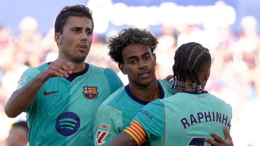 Stuhia e Flickut, Barcelona e kërcënon fronin e Real Madridit