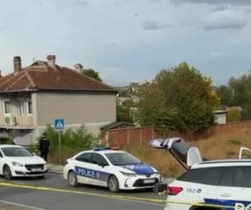 Vrasja e dyfishtë në Gjilan, të dyshuarit i bastisen shtëpitë e pronat, i gjenden armë pa leje