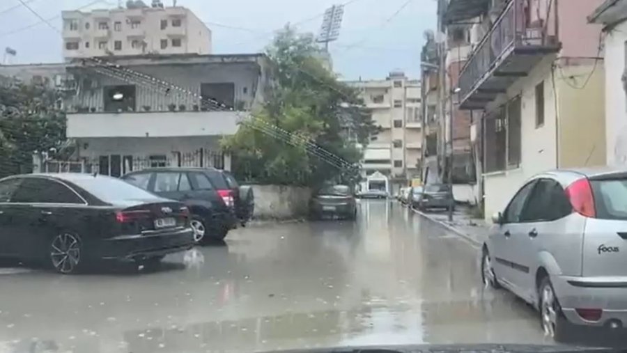 reshjet-e-dendura-te-shiut-permbytin-rruget-ne-vlore