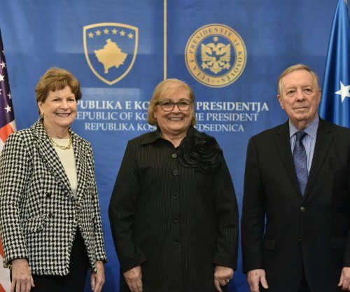 Shiroka-Pula takohet me senatorët amerikanë Shaheen dhe Durbin