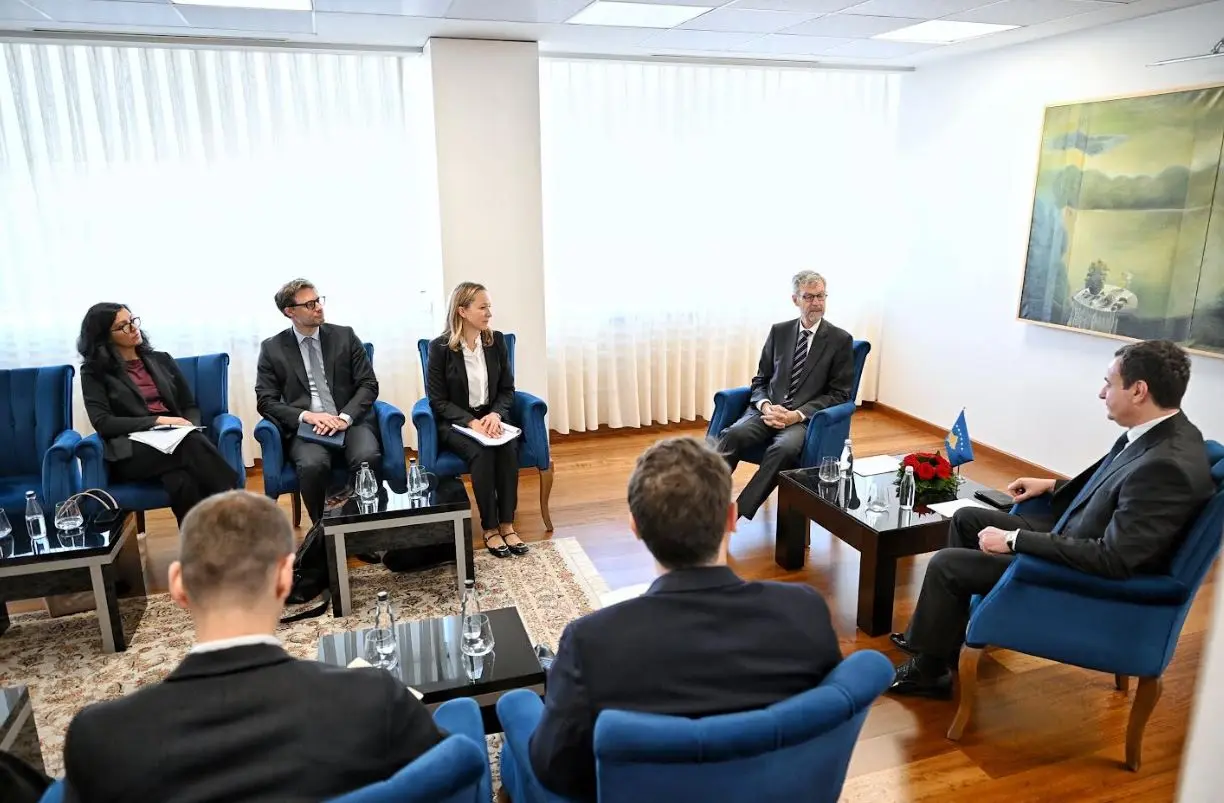 Marrëveshja për përmirësimin e spitaleve publike në Kosovë, Kurti priti në takim zv.presidentin e EIB