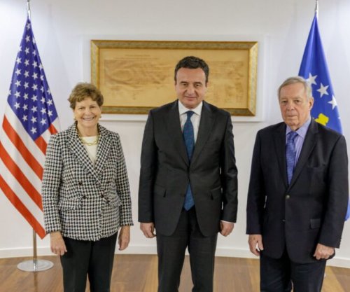 Ambasada njofton për vizitën e senatorëve, publikon fotografi nga takimi me Kurtin