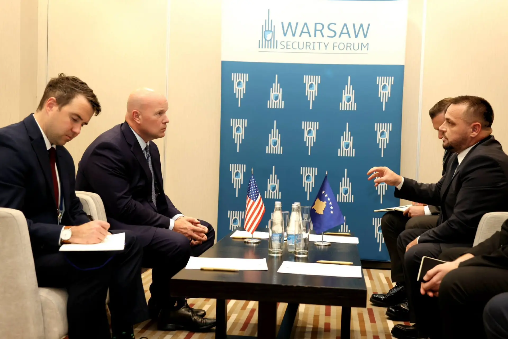 Maqedonci diskuton me ambasadorin amerikan për anëtarësimin e Kosovës në NATO dhe bashkëpunimin në Bondsteel