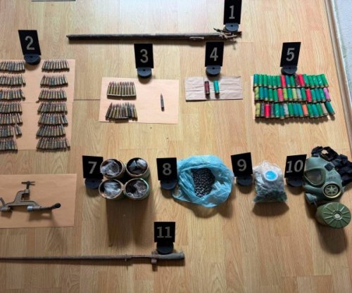 Policia gjen pistoletë, granata dore dhe mijëra fishekë në dy lokacione në veri