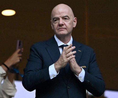 FIFA reagon zyrtarisht për skandalin e pagës së fshehtë të Infantinos