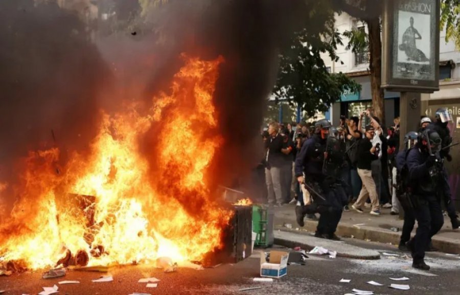Tensione në protestën në Tiranë, 13 të lënduar dhe 23 të shoqëruar në polici