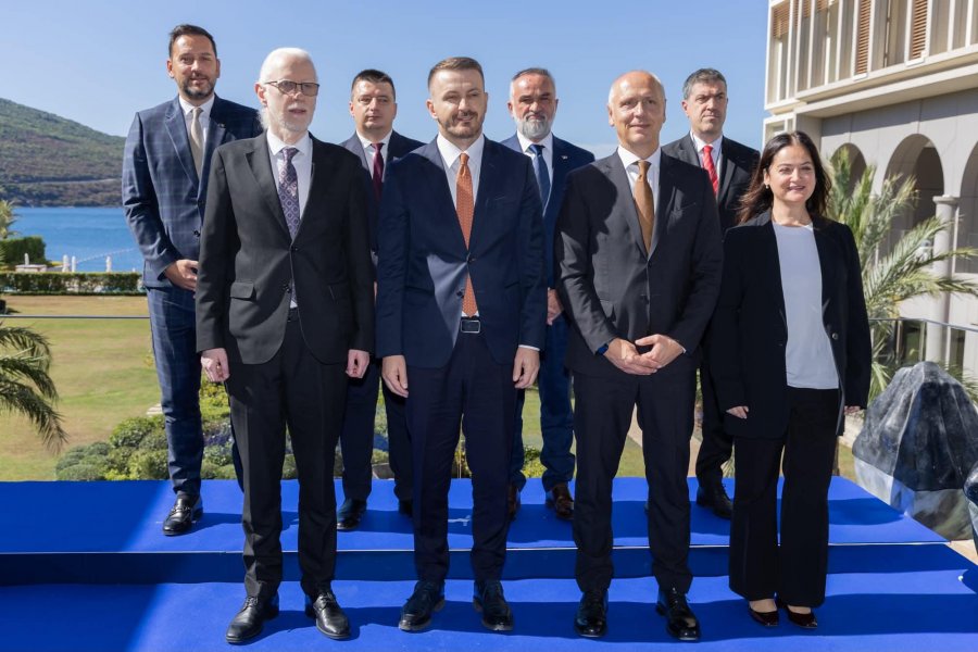 Kapetanoviq në Samitin Digjital të Ballkanit Perëndimor  Sfida jonë e radhës nuk është digjitalizimi i gjashtë ekonomive  por ndërlidhja e tyre