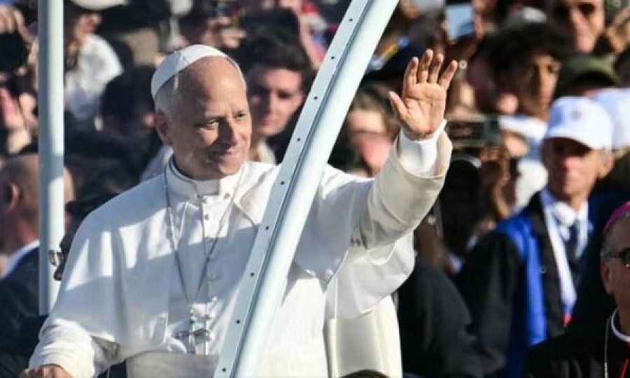 Papa Leoni XIV shtrohet në spital, do t’i nënshtrohet një operacioni në mushkëri