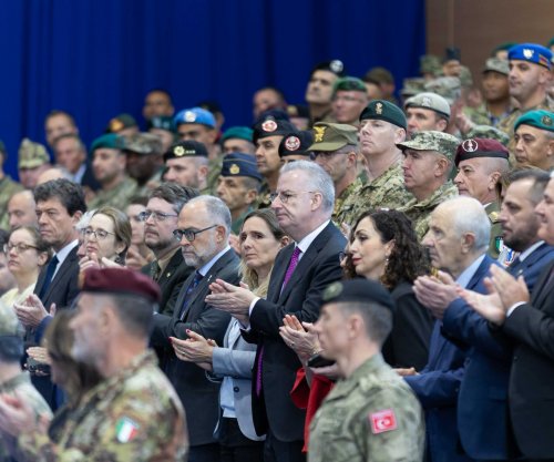 Schuebel mirëpret ndërrimin e komandës së KFOR-it: Të forcohet bashkëpunimi BE-NATO në Kosovë