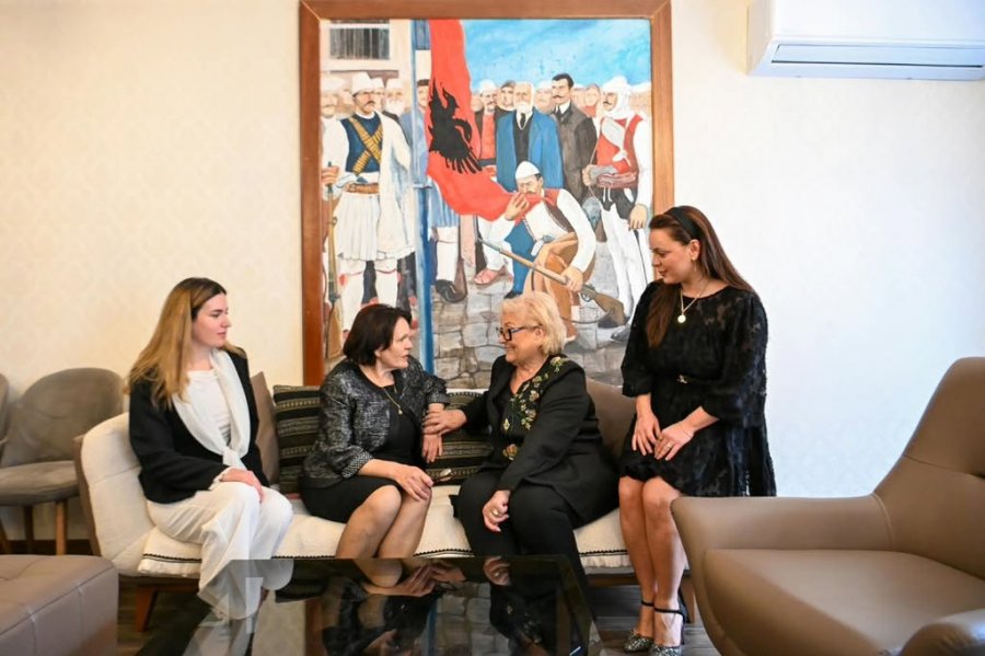 Djali i Jakup Krasniqit zbulon se çka premtoi Presidentja gjatë vizitës te familja e tij