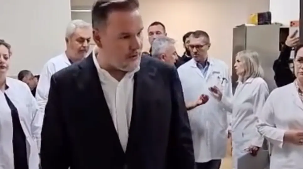 Protesta në Tiranë, ministri viziton në spital efektivët: 51 punonjës policie të lënduar