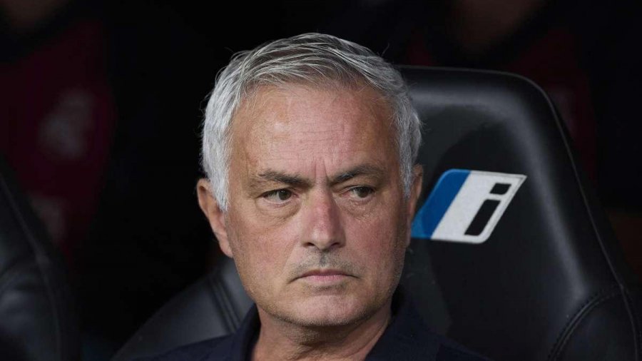 Mourinho: “Roma ishte superiore në gjithçka, por në fund lojtarët e saj ishin të vdekur”