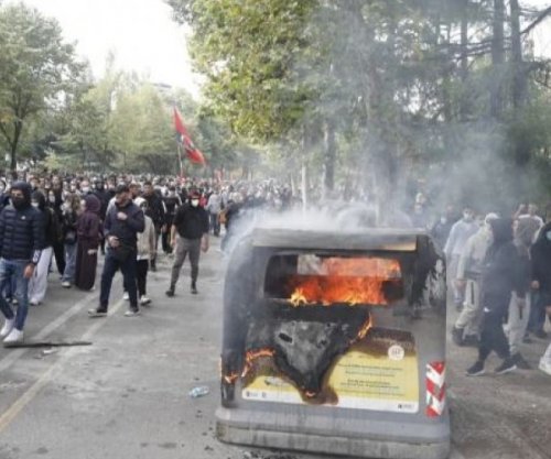  Protesta studentore në Shqipëri, bojkotohet mësimi në disa qytete
