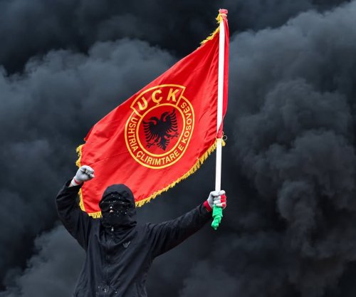 OVL-UÇK dënon keqpërdorimin e flamurit të UÇK-së në protestat e Tiranës