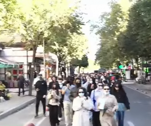 Dita e katërt e protestës, studentët nisin marshimin drejt Ministrisë së Arsimit