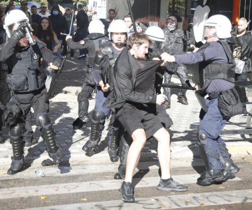 Gjykata cakton masën arrest në shtëpi për studentin që u përlesh me gjashtë policë