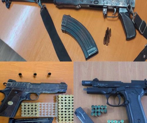 Policia sekuestron armë zjarri në tri raste në Gjakovë dhe Malishevë