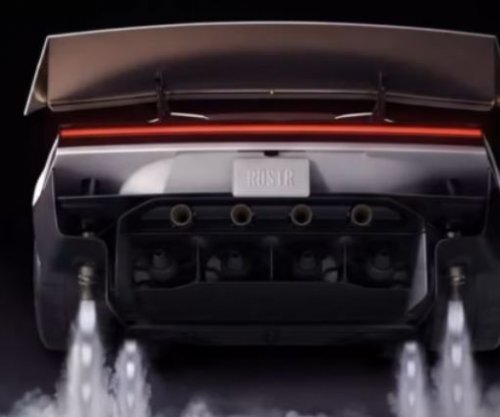 Elon Musk prezanton Teslën që fluturon, vetura bën salto në ajër dhe hidhet mbi automjete të tjera