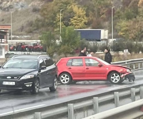Dy aksidente trafiku në rrugën Prishtinë–Podujevë