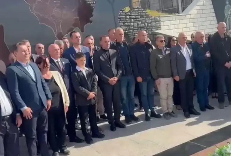 Daut Haradinaj përkujton Adrian Krasniqin: Luan i pathyer i UÇK-së