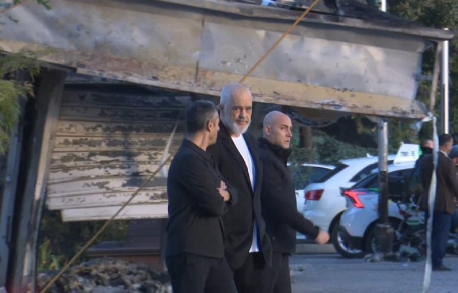 Rama inspekton dëmet në Tiranë  pas protestave të dhunshme