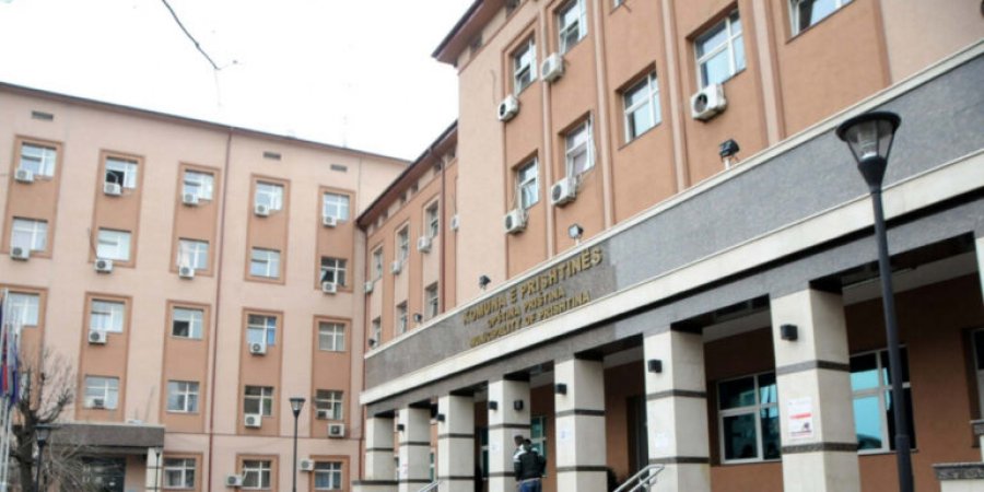 punetoret-teknike-dhe-te-sigurimit-fizik-protestojne-sot-ne-prishtine-kerkojne-pagat-sipas-vendimit-per-pagen-minimale